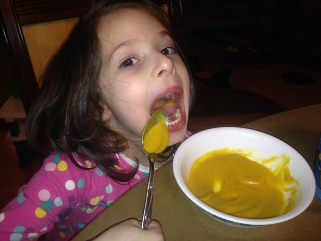 Creamy Butternut Squash Soup with Apples (Vegan) | The Mama Maven Blog @themamamaven #vegan #soups #apples 