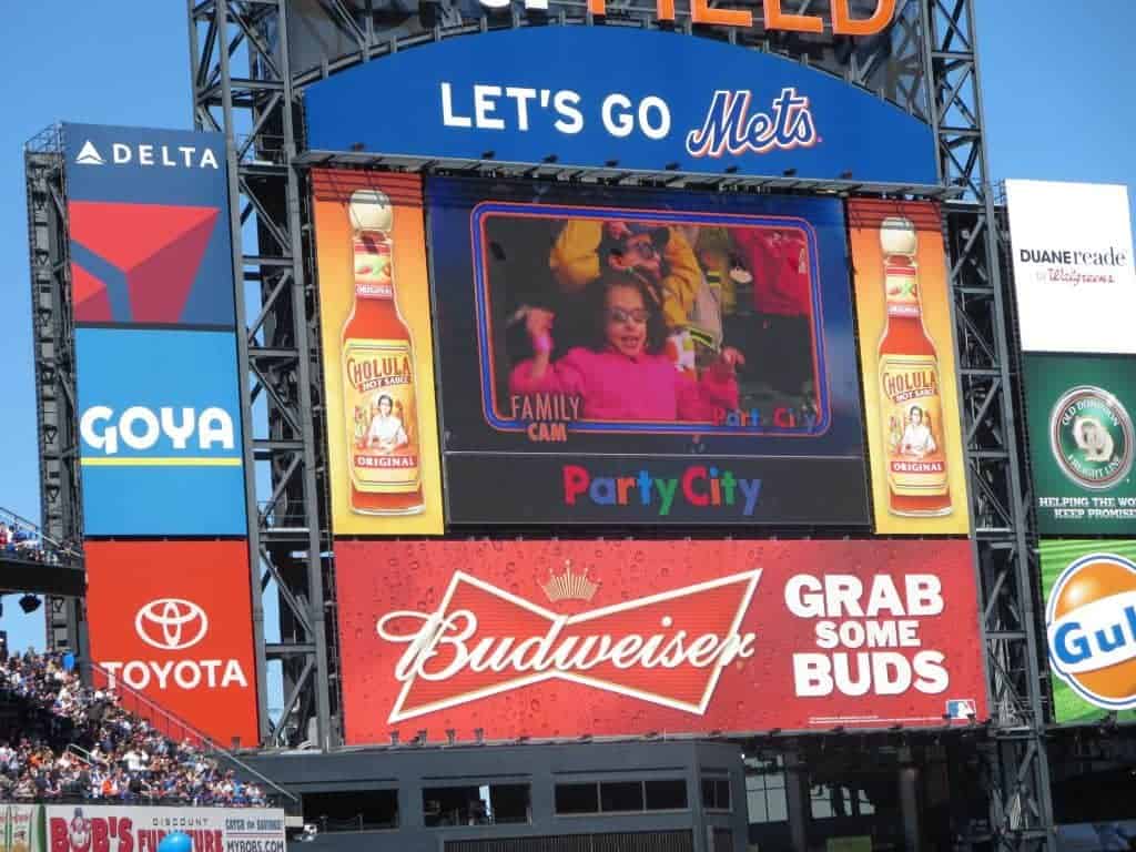 How to Enjoy Major League Baseball with Kids| The Mama Maven Blog #Mets #Metsfamily #baseball #mlb #sports