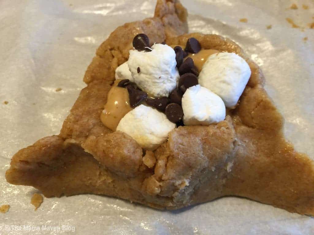 S’mores Hamtentashen Recipe for Purim | The Mama Maven Blog | #purim #hamentashen #desserts