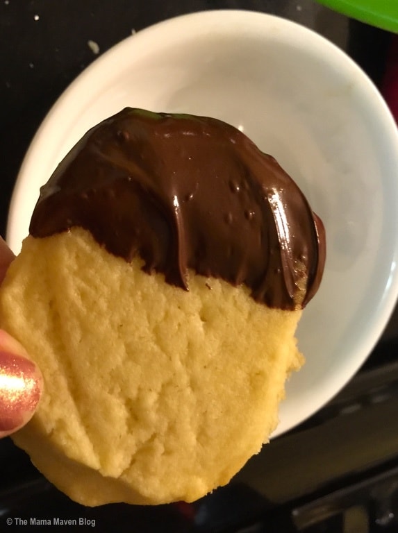 How to Make Fancy Cookies | @TheMamaMaven | The Mama Maven Blog #familyrecipes #baking #desserts