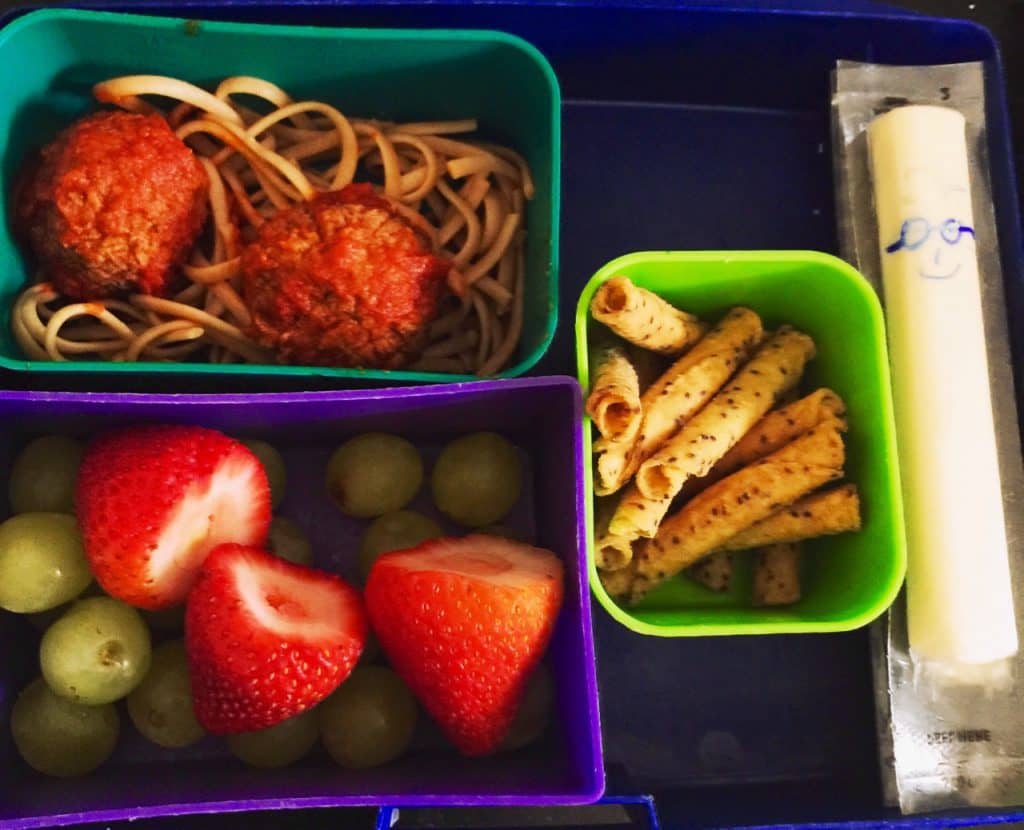 Kosher Dairy/Parve Lunch Idea #5 Dairy/Parve Lunch Ideas for Kosher Schools or Camps #Dairy #kosher #kosherdairy | The Mama Maven Blog @themamamaven