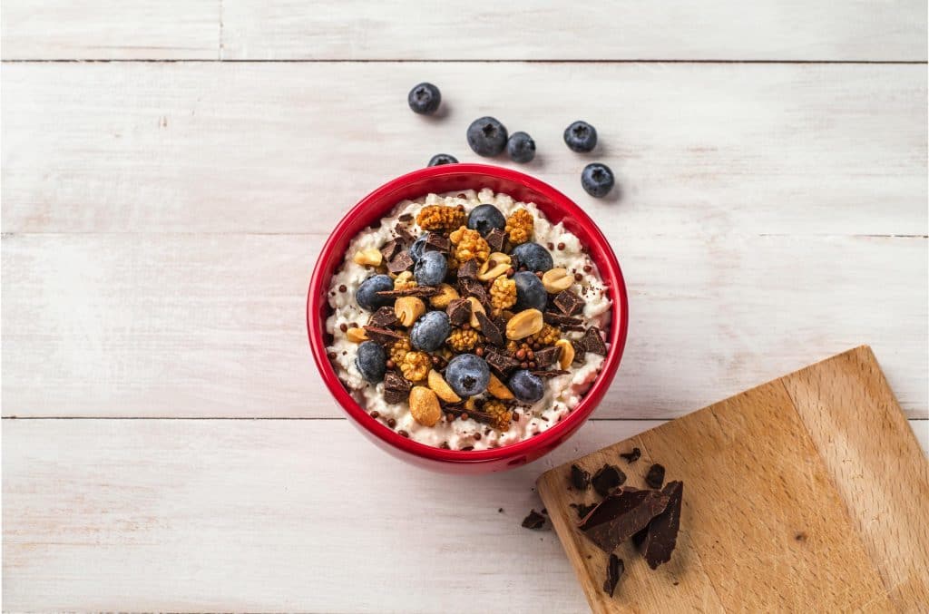 mixin_choco berry bowl Enter Friendship Dairies Superfood Mix-in Sweepstakes! | The Mama Maven Blog #thesuperfoodgenerator #theoriginalsuperfood #friendshipdairies 