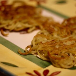 Spiralized Golden Potato Latkes | The Mama Maven Blog