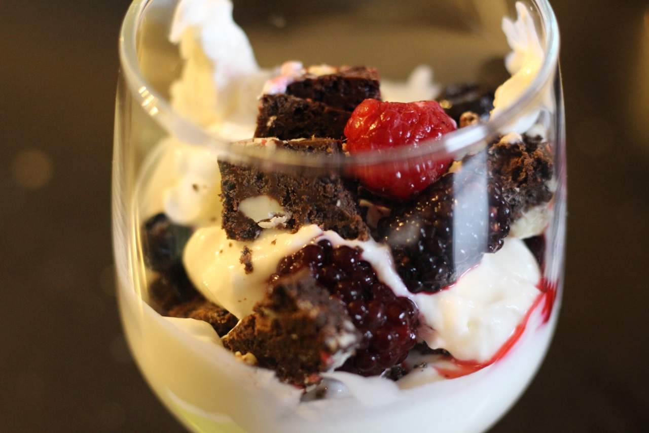 Peppermint Bark Greek Yogurt Parfait