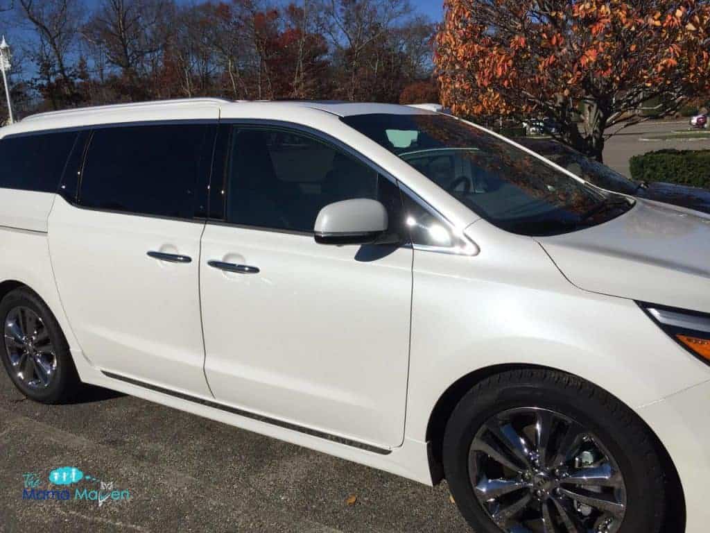 Kia Sedona Review for Family Travel | @themamamaven 