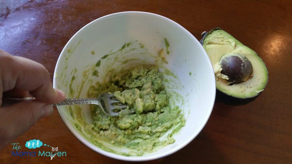 "Finding Dory" Inspired Green Caviar Sandwich with Nature's Harvest Bread | The Mama Maven Blog AD #FindingDory 