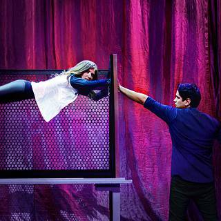 Radio City Christmas Spectacular – jusqu’au 1 janvier Depuis , ce show d’exception d’une durée de 90 minutes sans interruption au Radio City Music Hall est interprété par la renommée troupe des Rockettes: danses, chants, le tout dans un cadre unique et féérique digne de la magie de Noël.