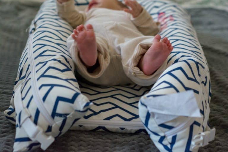 DockATot Deluxe Let Baby Rest, Play and Lounge Right Next to You