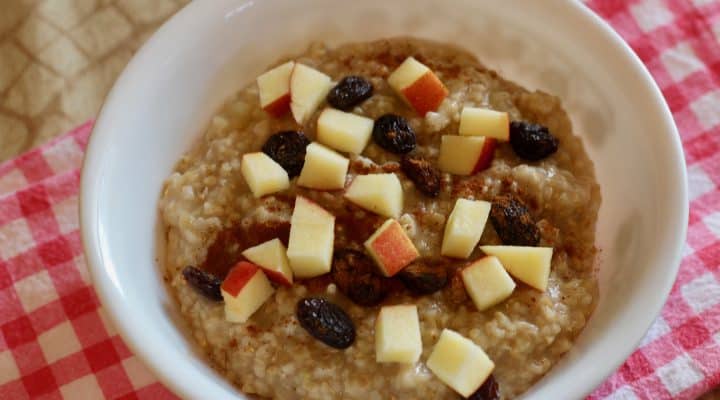 Easy Instant Pot Apple Cinnamon Steel Cut Oatmeal | The Mama Maven Blog