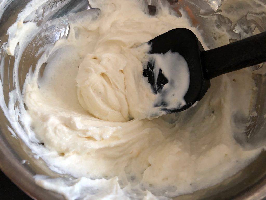 Lightened Up Cheesecake Parfaits - 1 SmartPoint | The Mama Maven Blog