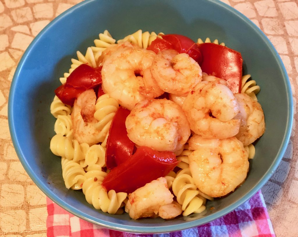 Easy Weeknight Dinner: Ginger Garlic Shrimp and Red Pepper Pasta | The Mama Maven Blog