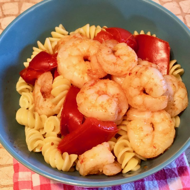 Easy Weeknight Dinner: Ginger Garlic Shrimp and Red Pepper Pasta