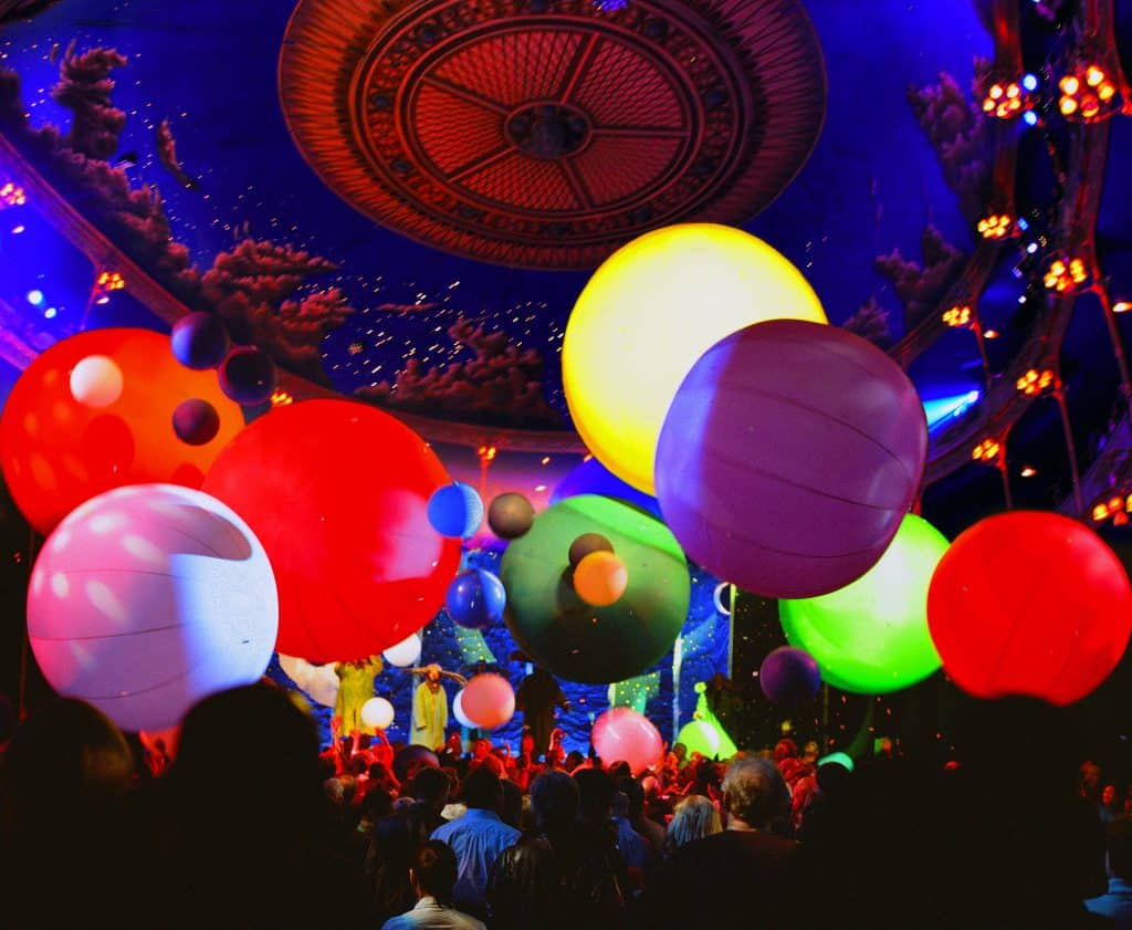 Slava’s Snowshow Brings Out the Kid in You | The Mama Maven Blog