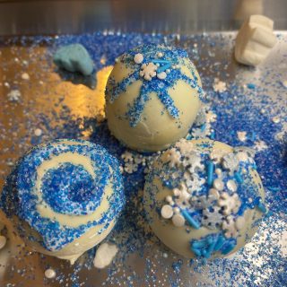 Snowflake Hot Chocolate Bombs (Using a Silicone Egg Bites Mold) | The Mama Maven Blog