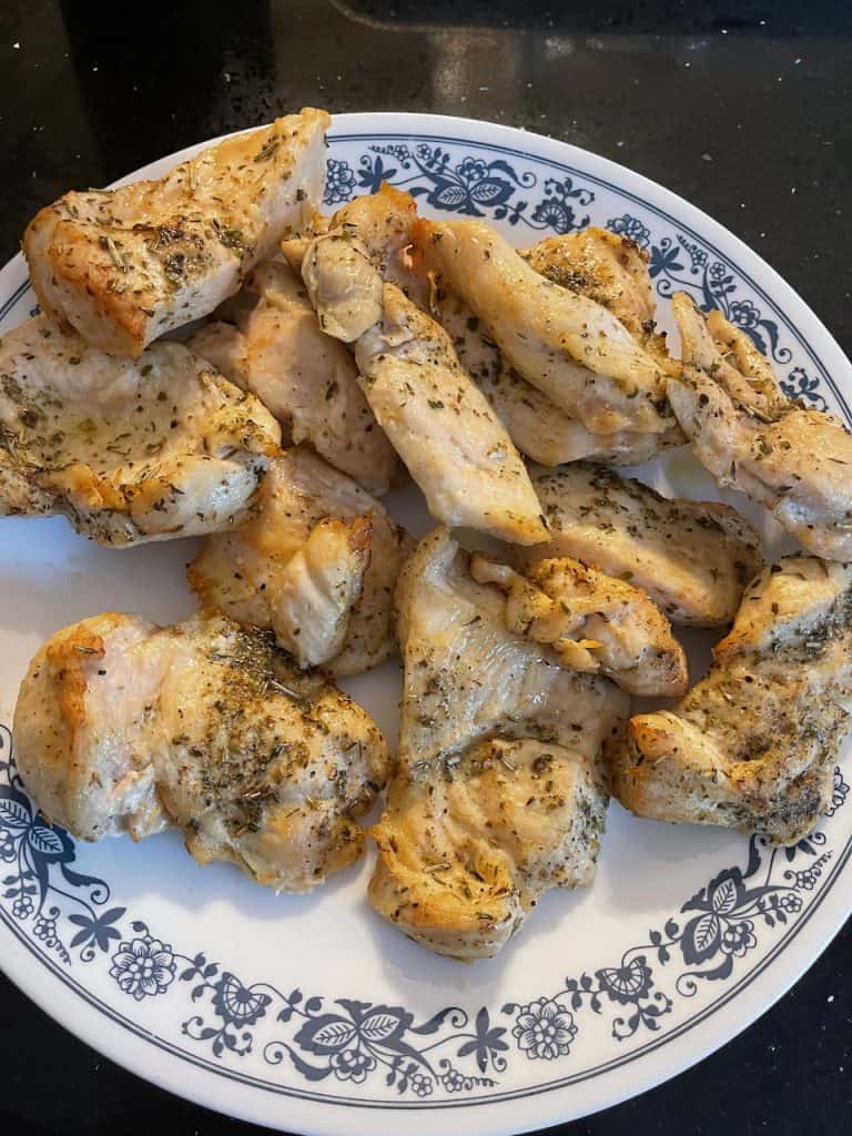 How to make the easiest grilled chicken tenders in the air fryer. Use